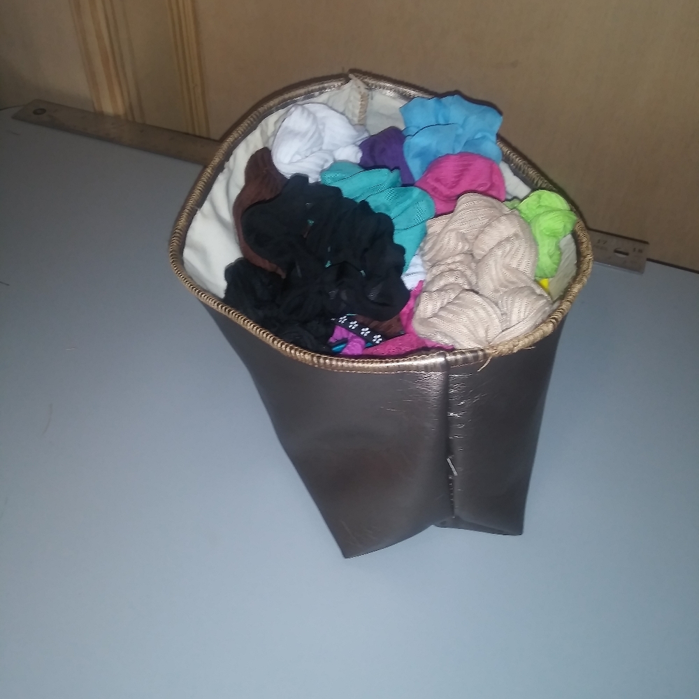 FAUX  STORAGE BAG - Picture 2 of 4
